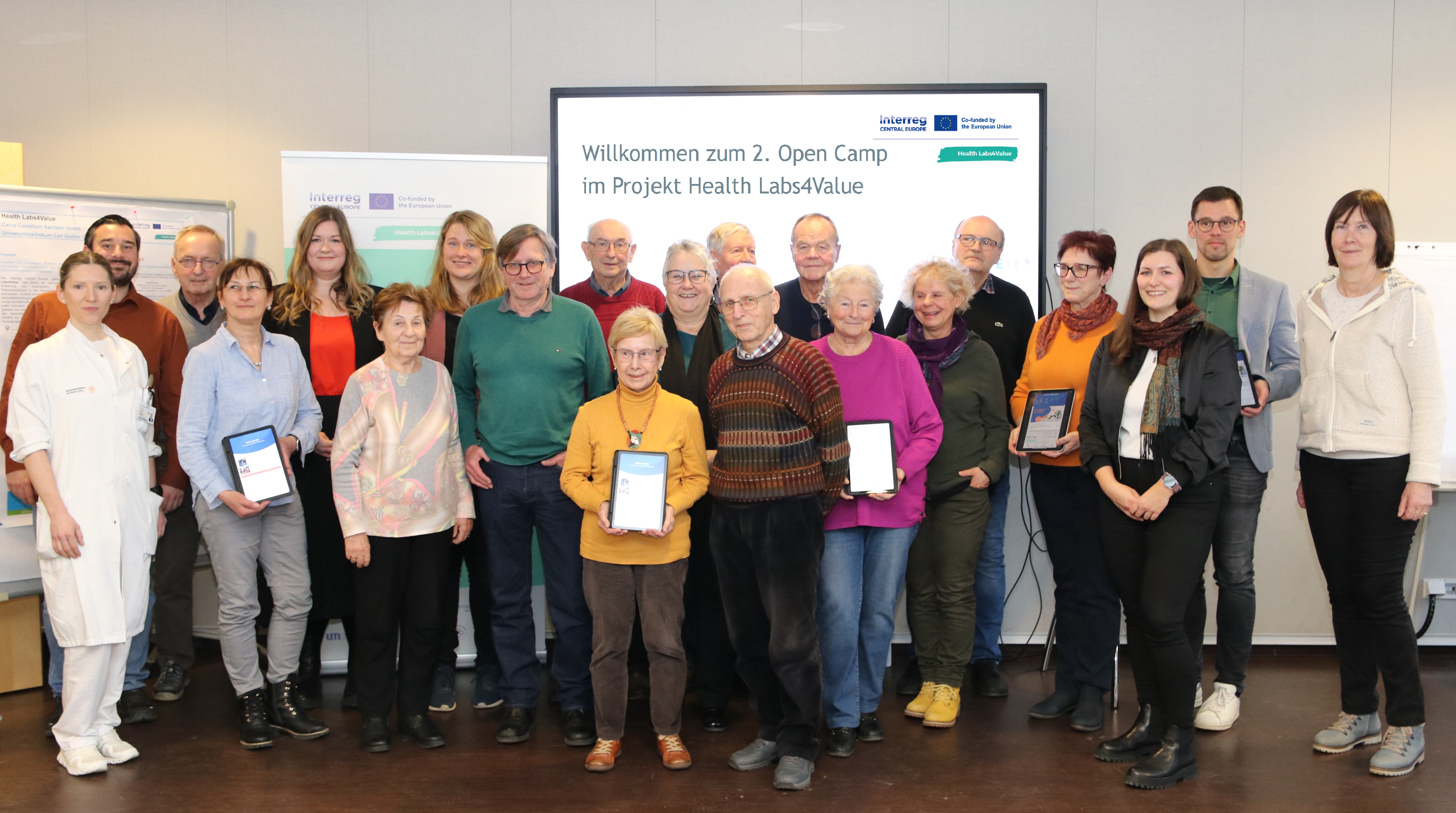Dresden senior citizens test the digital health application ActiveTEP.